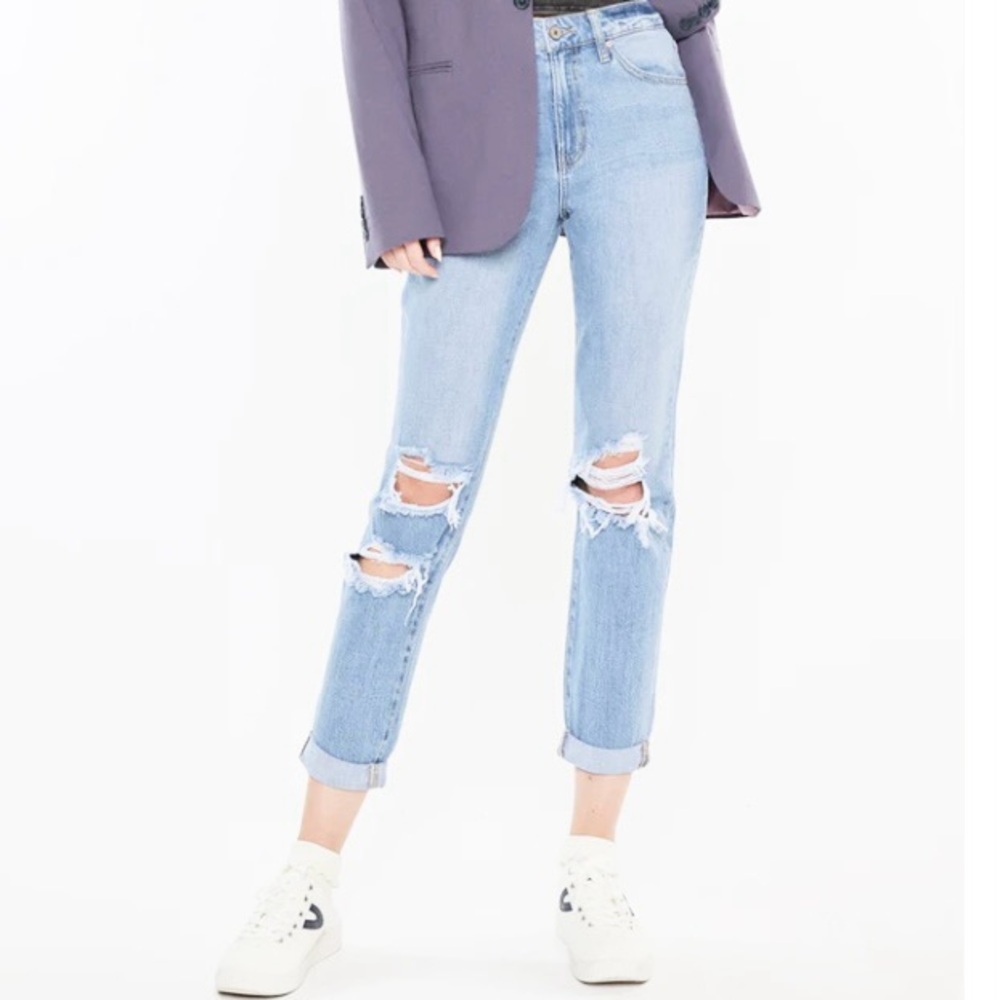 KanCan 9 (28) Bridget Ultra High Rise Mom Jeans Distressed Light Wash KC8579L